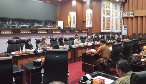 Rapat Pansus Ranperda Difabel di DPRD Pekanbaru.(foto: mimi/halloriau.com)