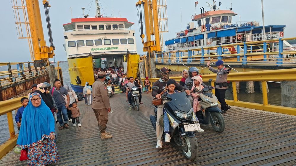 Penyeberangan Dumai ke Rupat ramai (foto/int)