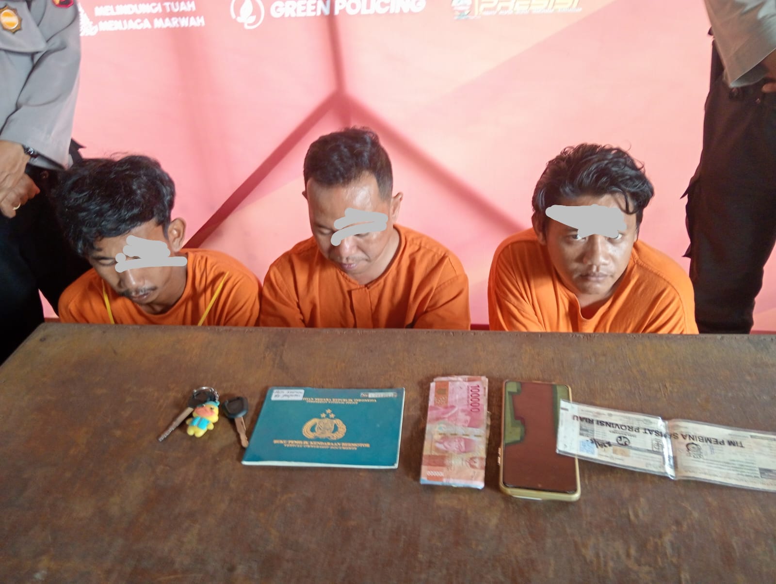 Tiga pelaku Curanmor diamankan unit Reskrim Pangkalan Kerinci (foto/Andy)