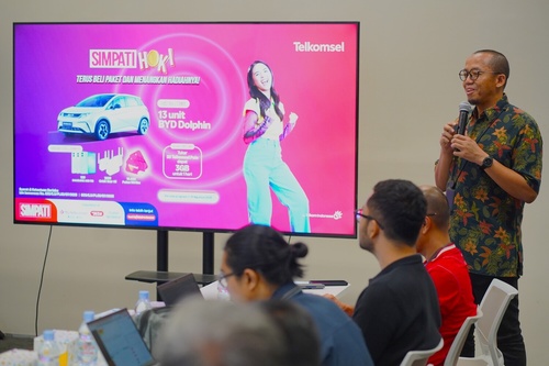 VP SIMPATI Product Marketing Telkomsel, Adhi Putranto, menyampaikan apresiasi Telkomsel kepada seluruh pelanggan yang telah setia menggunakan layanan SIMPATI. (Foto: Istimewa)