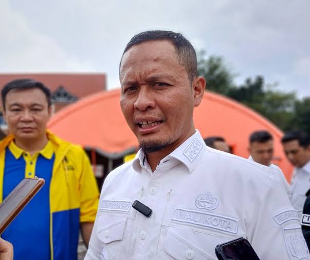 Walikota Pekanbaru, Agung Nugroho ancam cabut izin perusahaan yang tahan ijazah karyawan (foto/dini)