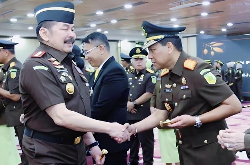 Jaksa Agung, ST Burhanuddin melantik I Dewa Gede Wirajana sebagai Kejati Riau.(foto: mcr)