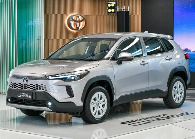 Corolla Cross Hybrid.