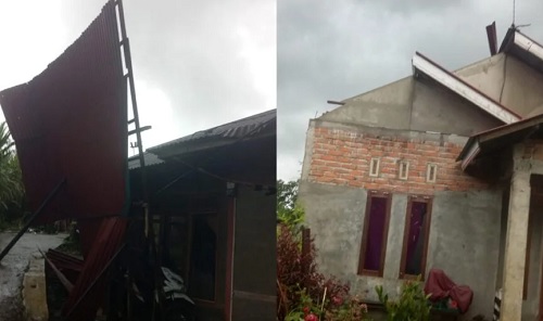Rumah warga di Agam, Sumbar rusak parah diterjang angin puting beliung.(foto: int)
