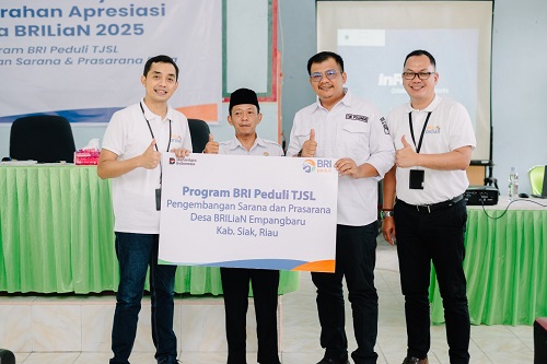 Penyaluran bantuan BRILiaN di Siak.(foto: sri/halloriau.com)