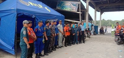 Satpolairud Polres Rohil amankan arus mudik di pelabuhan Bagansiapiapi. (Foto: Afrizal)