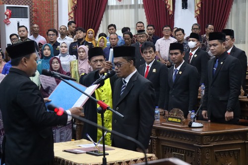 DPRD Kota Dumai menggelar Rapat Paripurna dengan agenda Pengambilan Sumpah/Janji Pengganti Antar Waktu (PAW) Anggota DPRD Masa Jabatan 2024–2029, Selasa (16/9/2025). (Foto: Bambang)
