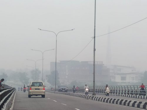 Waspada asap di Pekanbaru, BMKG minta warga kurangi aktivitas di luar rumah (foto/int)