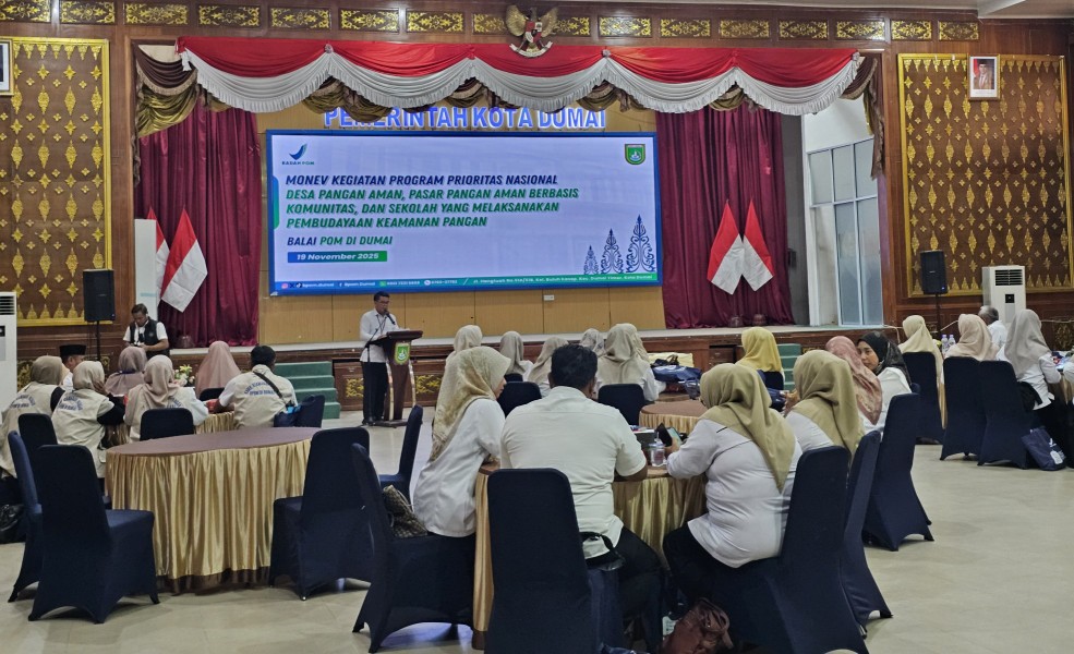 Staf Ahli Hukum dan Politik Hermanto Usman, membuka kegiatan Monev Program Prioritas Nasional di Gedung Sri Bunga Tanjung (foto/bambang)