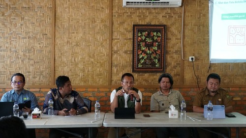 Unri dan RECOFTC mengadakan diskusi publik bertajuk "Mendorong Terwujudnya Tata Kelola Hutan dan Lingkungan yang Berkeadilan melalui Ketersediaan Data dan Informasi Peta". (Foto: M Iqbal)