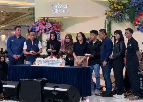 Pesta For8ver Bloom, Living World Pekanbaru jadi kiblat lifestyle generasi muda di Riau.(foto: risnaldi/halloriau.com)