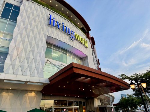 Living World Pekanbaru.