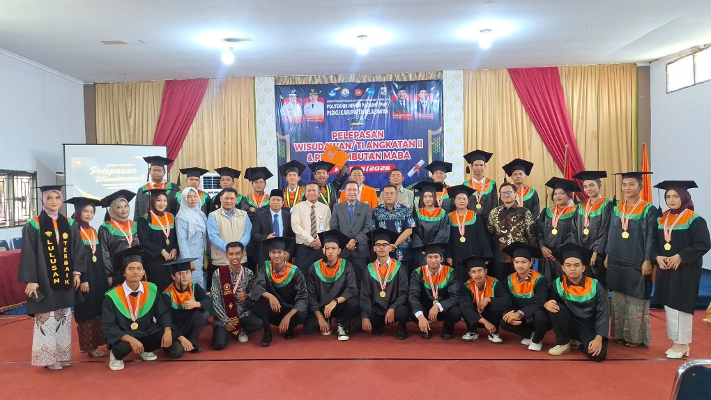 Pelepasan wisudawan angkatan 2 PSDKU PNP Kampus Pelalawan (foto/Andy) 