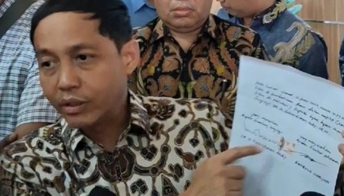 Menhut Raja Juli ngaku sudah kembalikan amplop dari Bupati Kuansing, Suhardiman Amby yang jadi tersangka KPK (foto/ist)