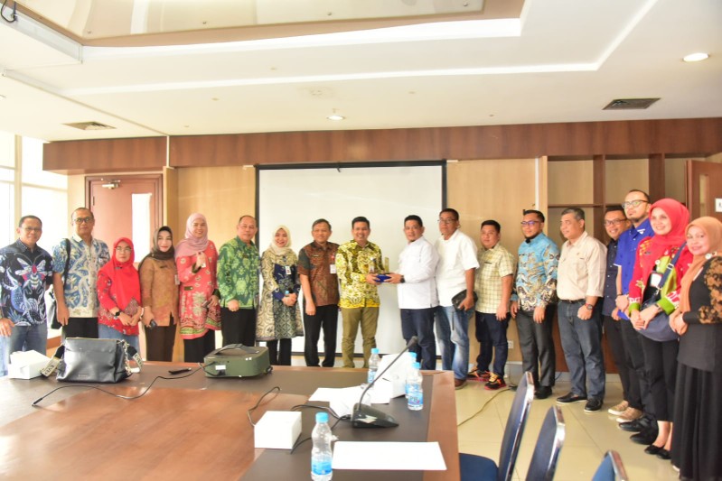 Komisi II DPRD Bengkalis mengunjungi BUMD Pangan Riau, PT RPB di Pekanbaru (foto/ist)