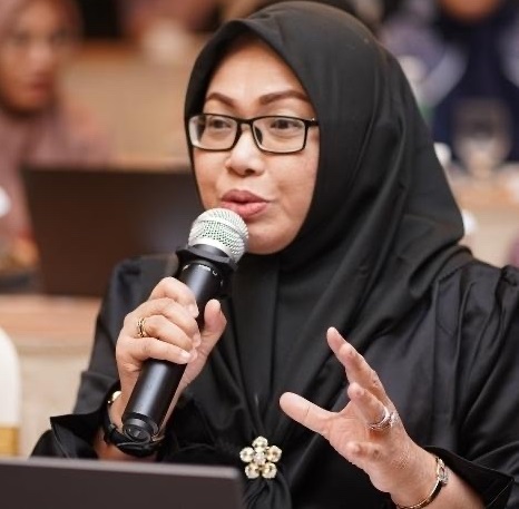 Dr. Idawati, Ketua Prodi Studi Pendidikan Seni Pertunjukan FKIP UIR.