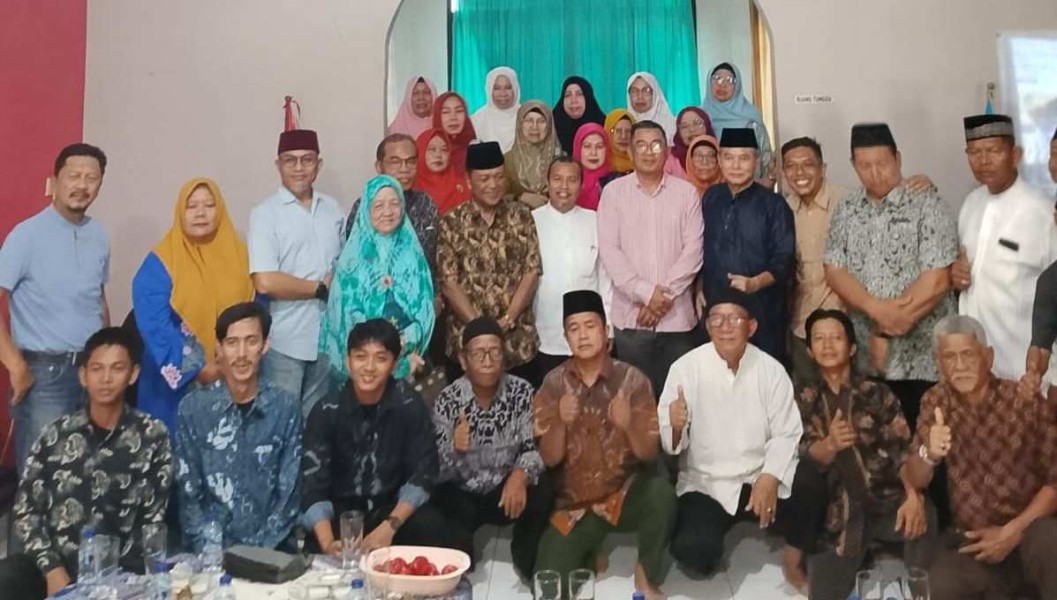 Ketua terpilih IWKR, Raja Isyam Azwar saat foto bersama belum lama ini (foto/ist)
