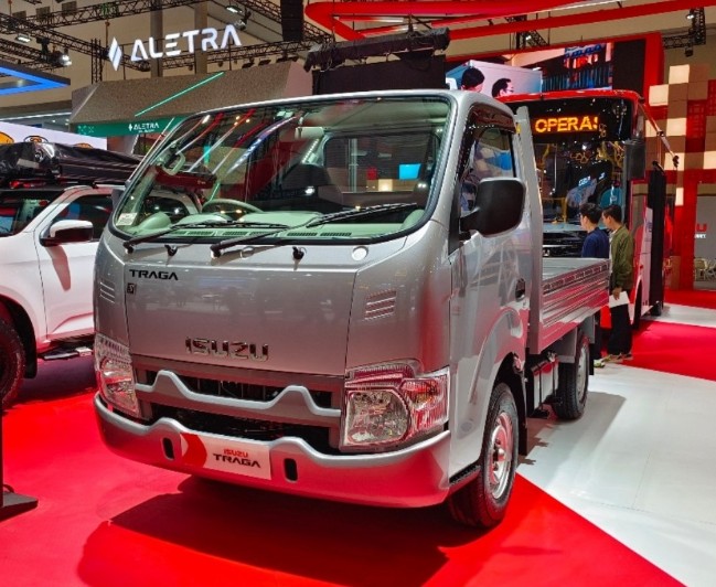 Isuzu Traga.