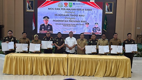 Kerja Sama Pemkab Pelalawan dan Kejati Riau memperkuat program pidana kerja sosial (foto/Andy)