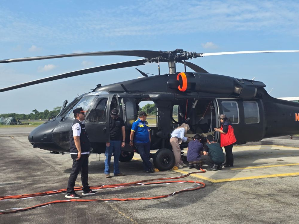 Helikopter water bombing bantuan BNPB tiba di Riau (foto/yuni)