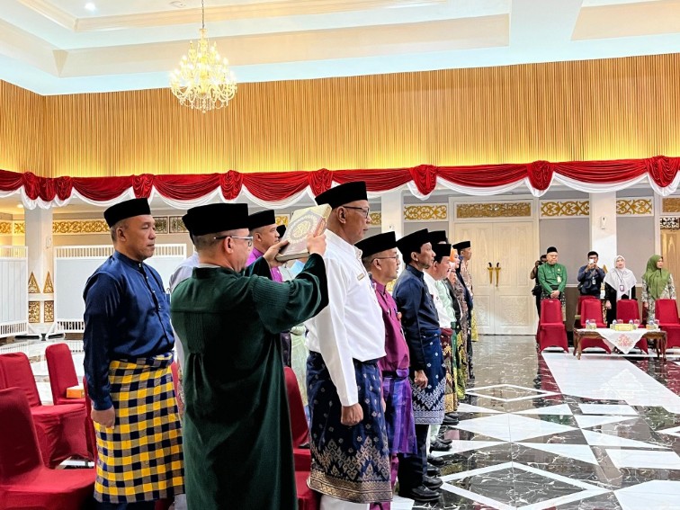 Sekda Riau, Syahrial Abdi lantik pejabat Eselon II dilantik (foto/yuni)