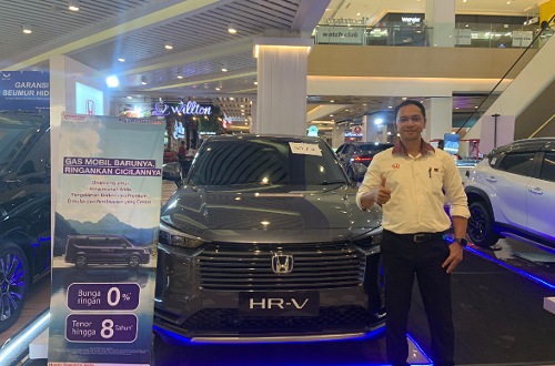 Sales Honda Soekarno Hatta, Albert.(foto: meri/halloriau.com)