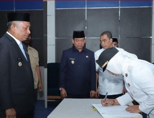 Pemkab Rohul resmi melaksanakan pelantikan perdana pejabat eselon III dan IV di masa kepemimpinan Bupati Anton, ST, MM dan Wakil Bupati H. Syafaruddin Poti, SH, MM, Kamis (12/6/2025).