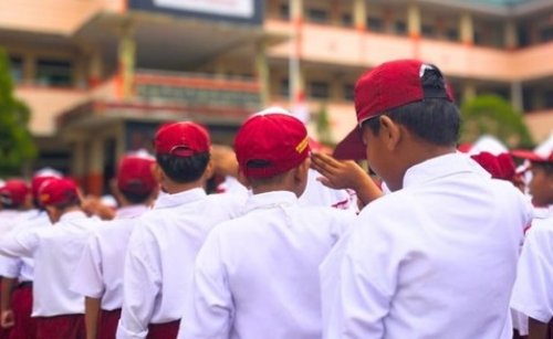 Pemko Pekanbaru sediakan seragam sekolah gratis untuk siswa kurang mampu.(ilustrasi/int)