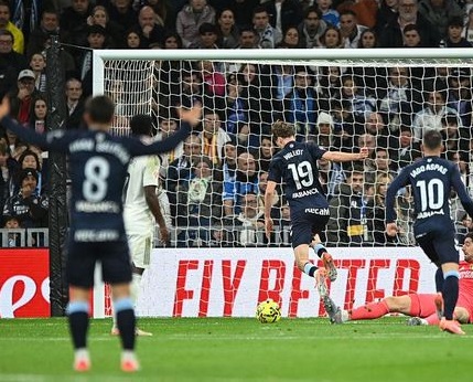 Williot Swedberg membuat gol keduanya ke gawang Real Madrid. 