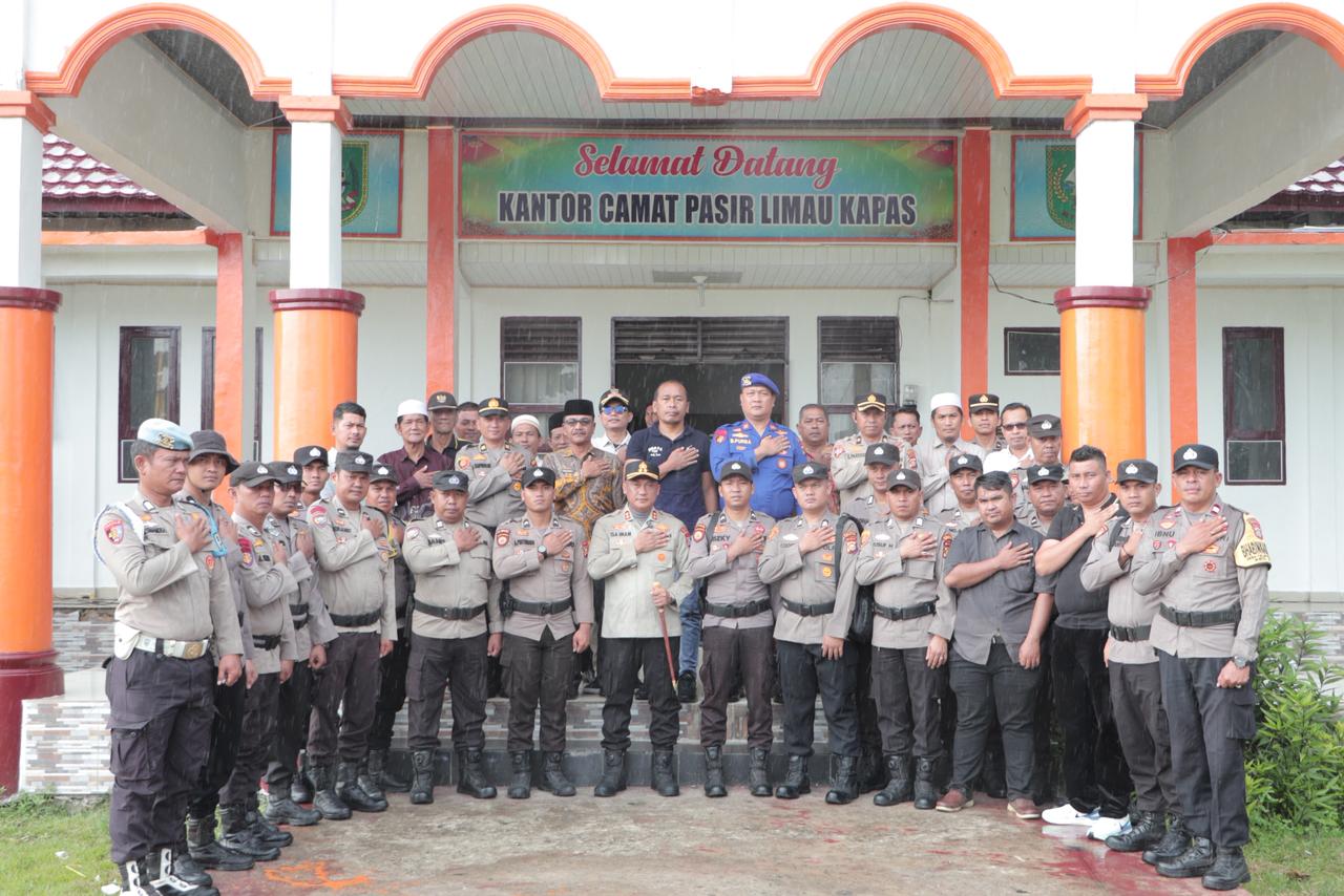 Kapolres Rohil, AKBP Isa Imam pimpin apel personel baru Polsek Panipahan (foto/int)