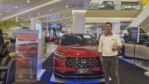 Honda HR-V e:HEV hadir di Mal Living World Pekanbaru dan hadirkan berbagai promo menarik. (Foto: Fitri Yani)