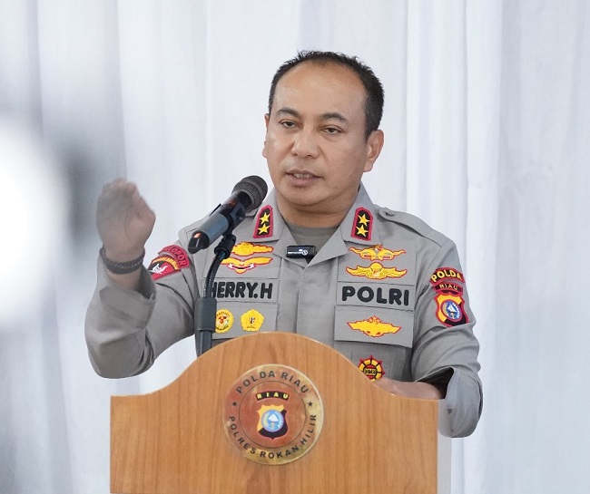 Kapolda Riau Irjen Pol Herry Heryawan.