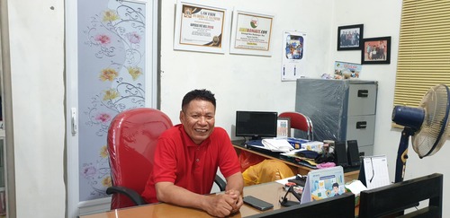 Rachmat Sumekto, seorang mantan montir yang berhasil menjadi petani sawit pionir di Pelalawan, Riau. (Foto: Istimewa)