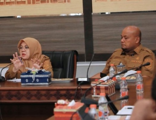 Bupati Siak Afni Zulkifli dan Wakil Bupati Syamsurizal.