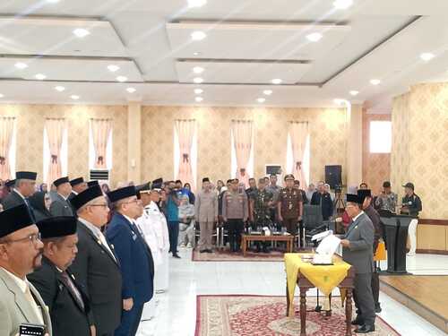 Bupati Rokan Hilir, Bistaman, melantik sejumlah pejabat pimpinan di lingkungan Pemkab Rohil. (Foto: Afrizal)