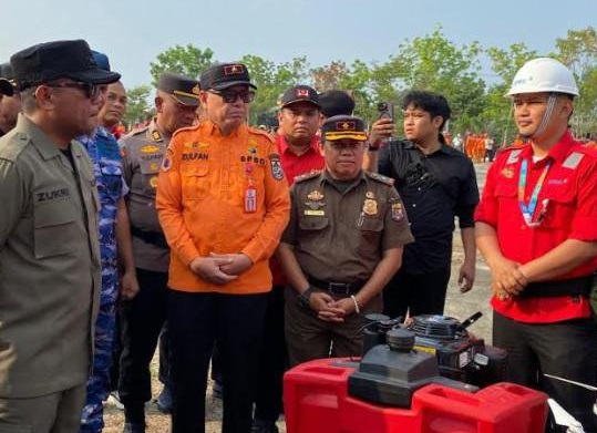 RAPP dan pelaku industri HTI serta pulp dan kertas terintegrasi di Riau, ikut ambil bagian dalam Apel Siaga Pencegahan dan Penanganan Karhutla Tahun 2025 yang digelar di Lapangan Kantor Bupati Pelalawan, Kamis (24/7/2025).