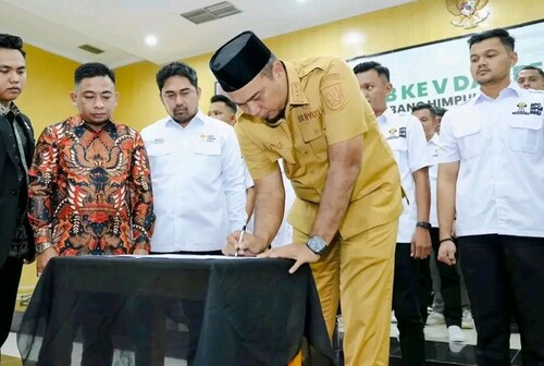 Bupati Inhu, Ade Agus Hartanto, menghadiri pelantikan pengurus baru HIPMI Inhu. (Foto: Andri Subakti)