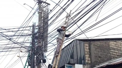 Pemko Pekanbaru segera tertibkan kabel fiber optic semrawut.(ilustrasi/int)