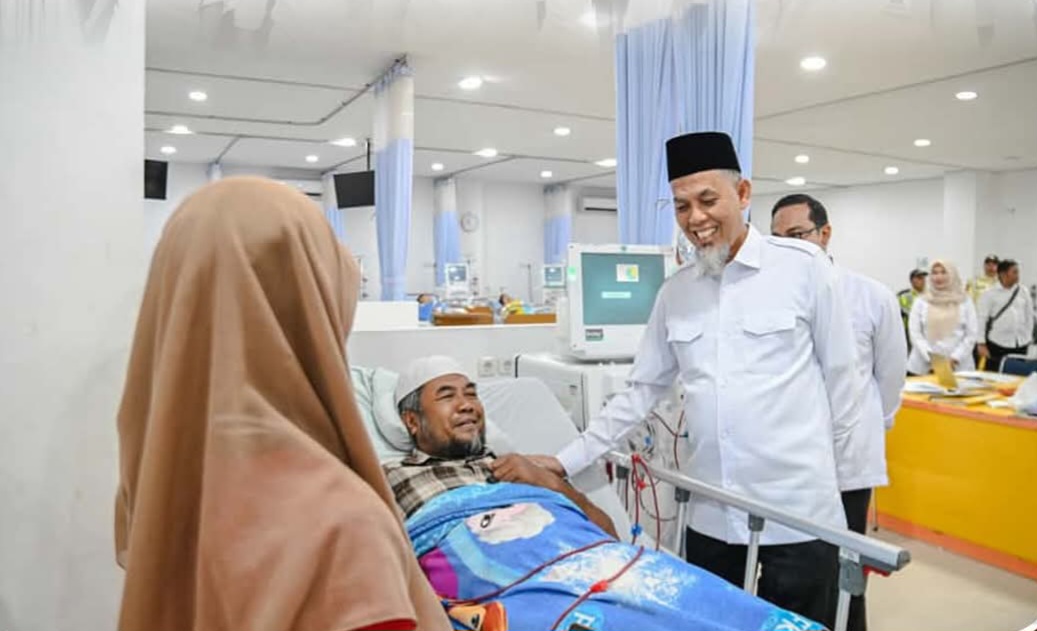 Walikota Dumai Paisal, tinjau fasilitas dan sapa pasien di RSUD dr Suhatman, MARS (foto/bambang)