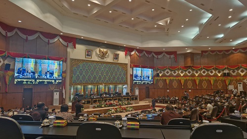 DPRD Provinsi Riau akan menggelar reses selama delapan hari (foto/fitri)