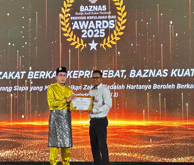 BRK Syariah Tanjungpinang Pamedan Raih Penghargaan “Bank dengan Komitmen Pelayanan Kelembagaan Terbaik Terhadap Zakat” pada Baznas Awards 2025.
