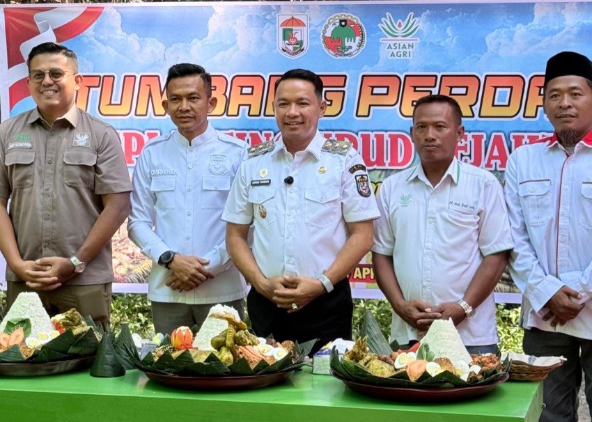 Wabup Husni Tamrin hadiri syukuran replanting perdana KPUD Sejahtera SP 6 Desa Makmur (foto/Andy)