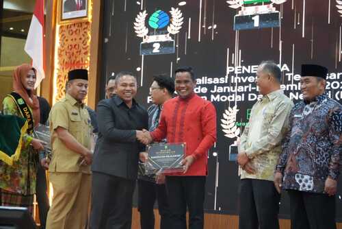 Kabupaten Pelalawan berhasil meraih penghargaan Terbaik I Penyumbang Realisasi Investasi Terbesar se-Riau Tahun 2024. (Foto: Andi Indrayanto)