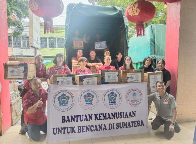 Pelepasan bantuan dari PSMTI Riau ke Malalak Kabupaten Agam, Provinsi Sumbar, Sabtu (6/12/2025) di Sekretariat PSMTI Riau.