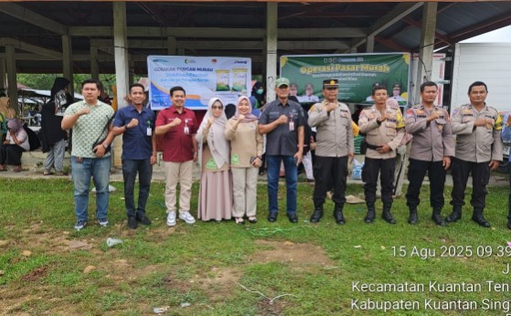 TPID Riau bersama BUMD Pangan PT RPB menggelar Operasi Pasar Murah di Kabupaten Kuansing (foto/ist)