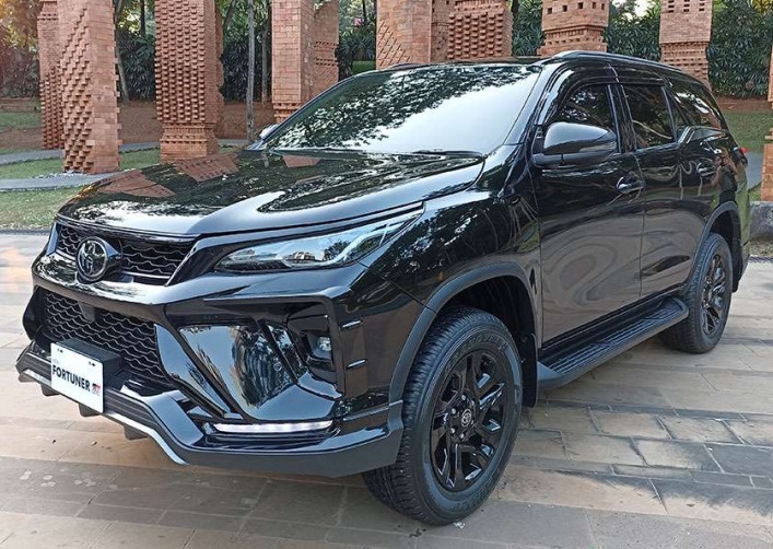 Toyota Fortuner.