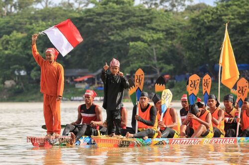 Pacu Jalur, Kuantan Singingi, Riau, Indonesia. (Media Center Riau)