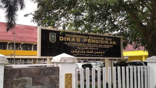 Kejati Riau periksa sejumlah saksi terkait kasus dugaan korupsi smart board di Disdik Riau.(foto/int)