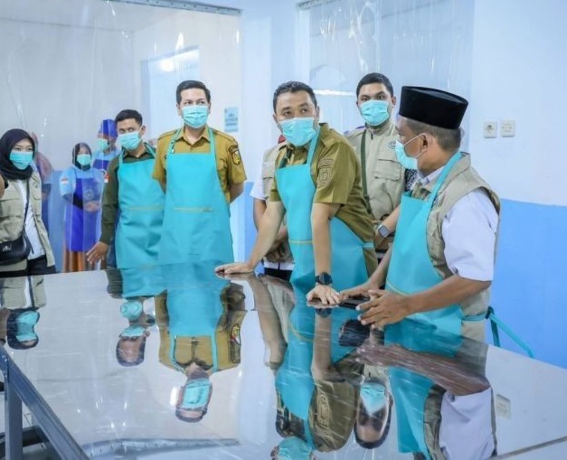 Pemerintah Kota Pekanbaru akan mengoperasikan 104 Satuan Pelayanan Pemenuhan Gizi (SPPG) mulai awal 2026 untuk Program Makan Bergizi Gratis, menargetkan seluruh peserta didik di kota tersebut. 