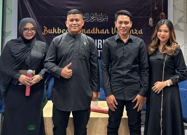 Komunitas trader Pekanbaru berfoto bersama usai memberikan edukasi.